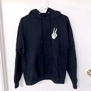 Black hoodie - peace